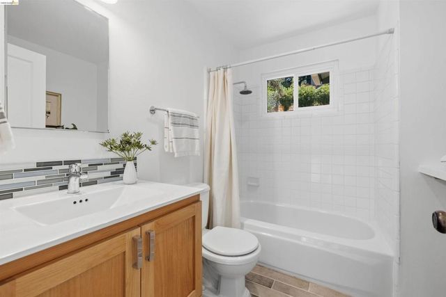 6856 Armour Dr, Oakland, CA 94611