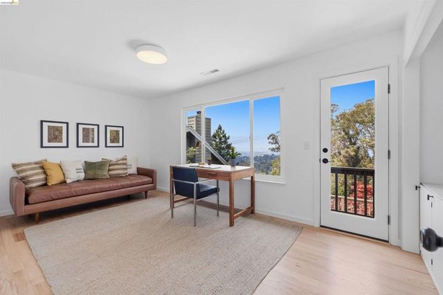 6856 Armour Dr, Oakland, CA 94611