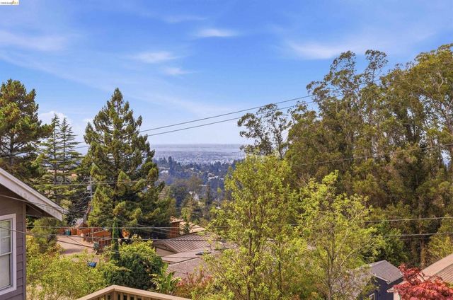 6856 Armour Dr, Oakland, CA 94611