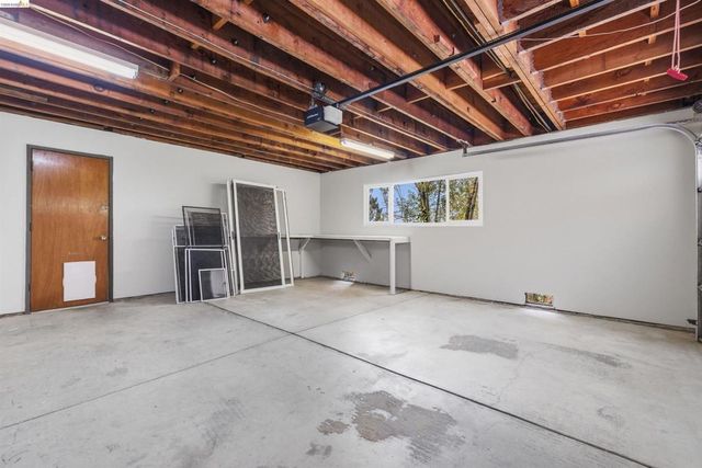 6856 Armour Dr, Oakland, CA 94611