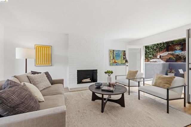6856 Armour Dr, Oakland, CA 94611