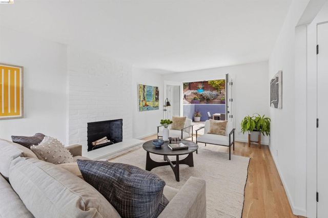 6856 Armour Dr, Oakland, CA 94611