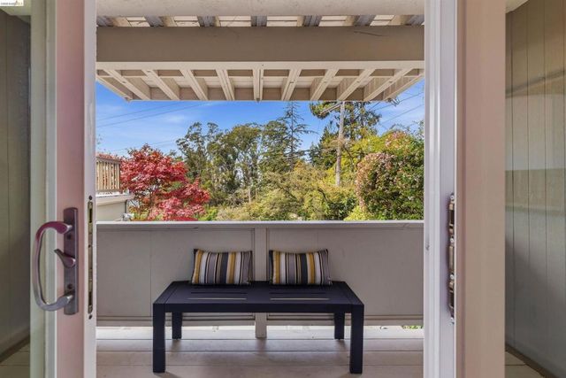 6856 Armour Dr, Oakland, CA 94611