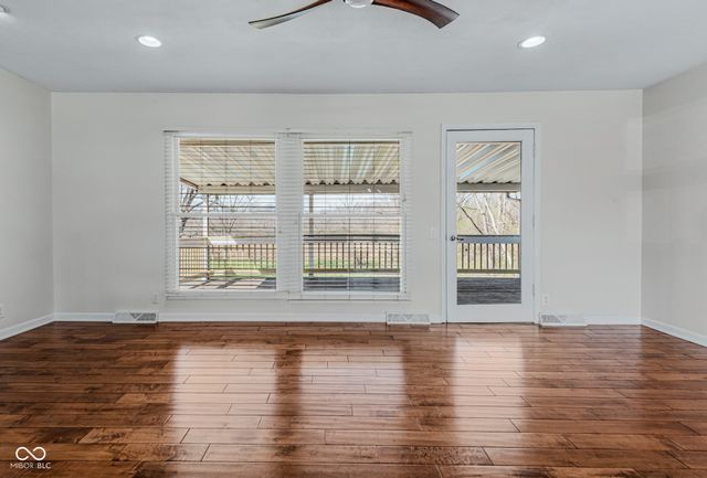 3050 Washington Street, Columbus, IN 47201