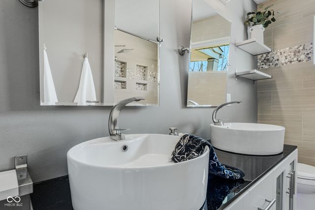 3050 Washington Street, Columbus, IN 47201