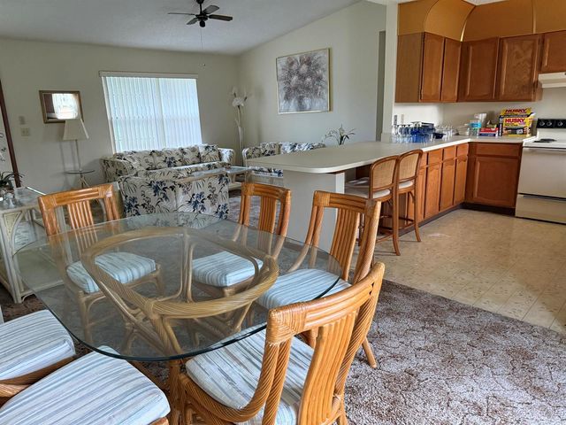 529 SW Violet Avenue, Port St. Lucie, FL 34983