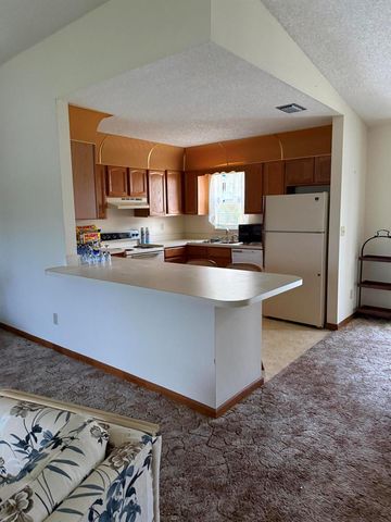 529 SW Violet Avenue, Port St. Lucie, FL 34983