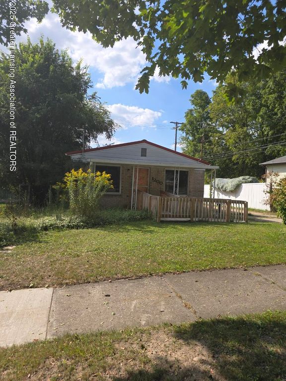 1200 S Holmes Street, Lansing, MI 48912