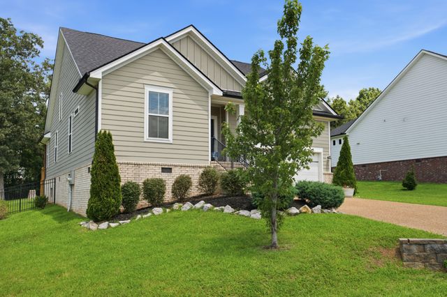 271 Christine Dr, Lebanon, TN 37087