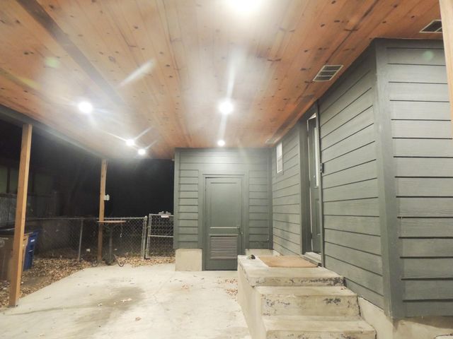 1307 Deloney ST, Austin, TX 78721