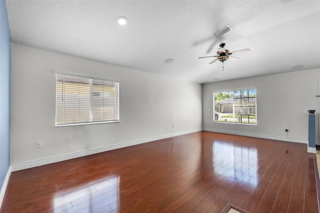 Image 4 of property listing at 1424 OCEAN REEF ROAD, Wesley Chapel, FL 33544