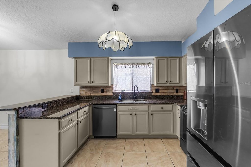 Image 8 of property listing at 1424 OCEAN REEF ROAD, Wesley Chapel, FL 33544