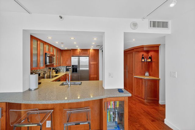 2555 Collins Avenue 606, Miami Beach, FL 33140