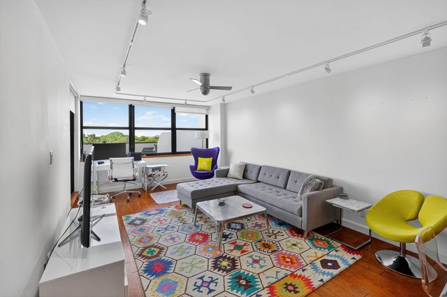 2555 Collins Avenue 606, Miami Beach, FL 33140