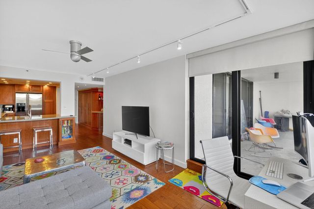 2555 Collins Avenue 606, Miami Beach, FL 33140