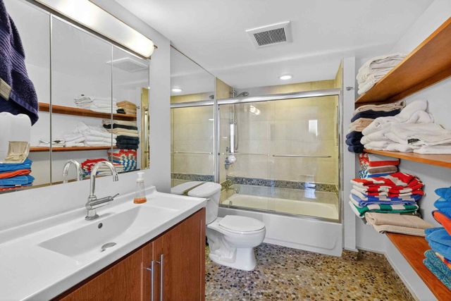 2555 Collins Avenue 606, Miami Beach, FL 33140