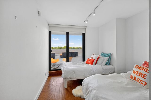 2555 Collins Avenue 606, Miami Beach, FL 33140