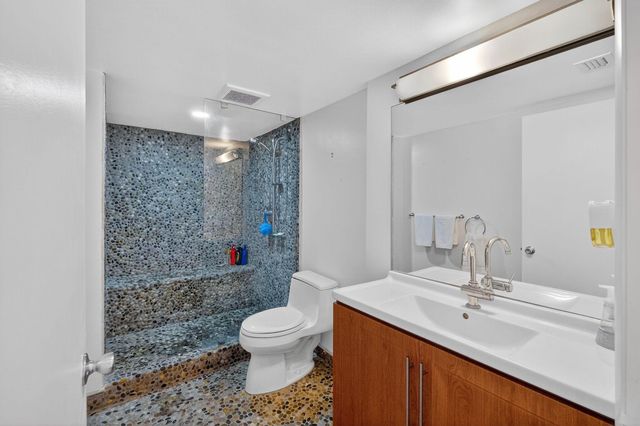 2555 Collins Avenue 606, Miami Beach, FL 33140