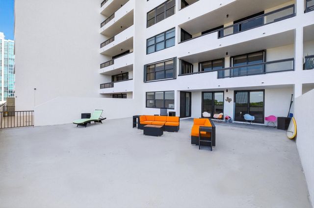 2555 Collins Avenue 606, Miami Beach, FL 33140