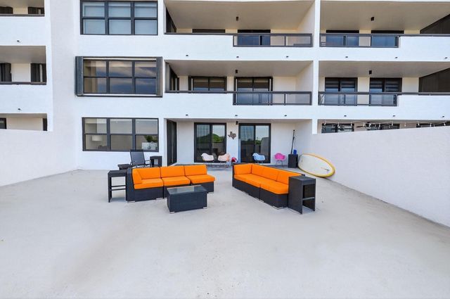 2555 Collins Avenue 606, Miami Beach, FL 33140