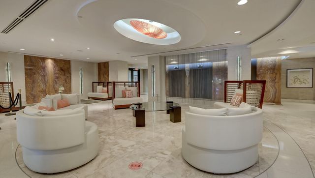 2555 Collins Avenue 606, Miami Beach, FL 33140