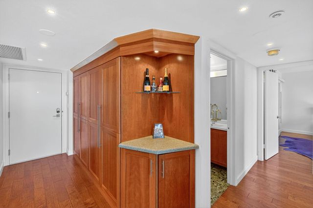 2555 Collins Avenue 606, Miami Beach, FL 33140