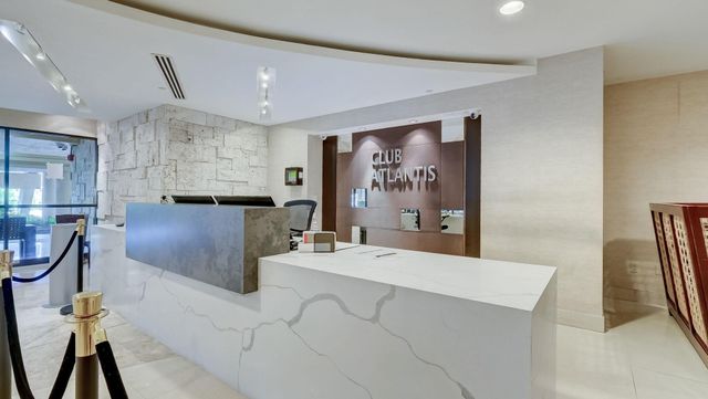 2555 Collins Avenue 606, Miami Beach, FL 33140