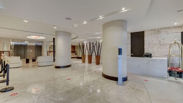 2555 Collins Avenue 606, Miami Beach, FL 33140