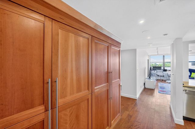 2555 Collins Avenue 606, Miami Beach, FL 33140