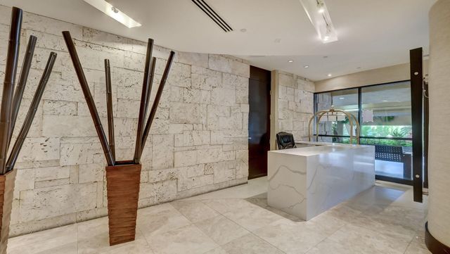 2555 Collins Avenue 606, Miami Beach, FL 33140