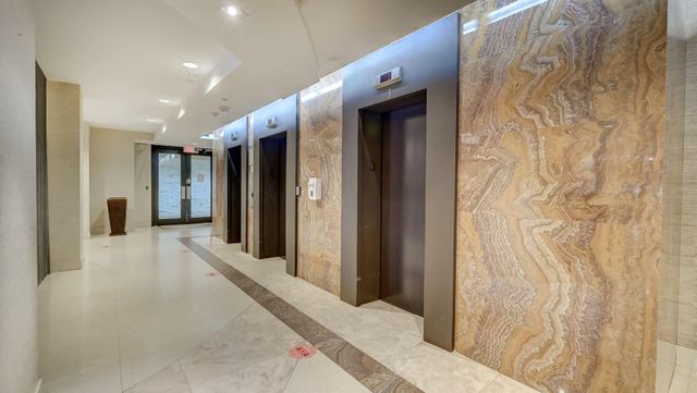 2555 Collins Avenue 606, Miami Beach, FL 33140