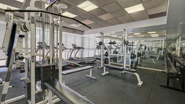 2555 Collins Avenue 606, Miami Beach, FL 33140