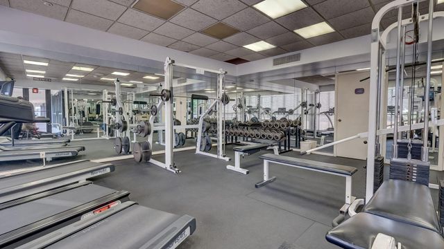 2555 Collins Avenue 606, Miami Beach, FL 33140