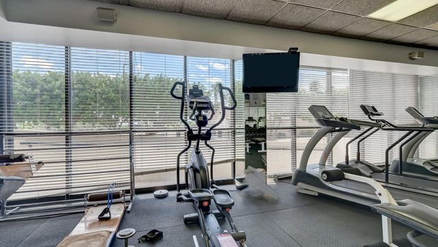 2555 Collins Avenue 606, Miami Beach, FL 33140