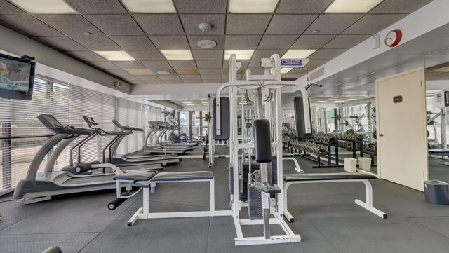 2555 Collins Avenue 606, Miami Beach, FL 33140