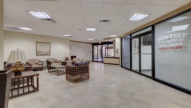 2555 Collins Avenue 606, Miami Beach, FL 33140