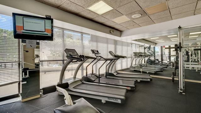 2555 Collins Avenue 606, Miami Beach, FL 33140