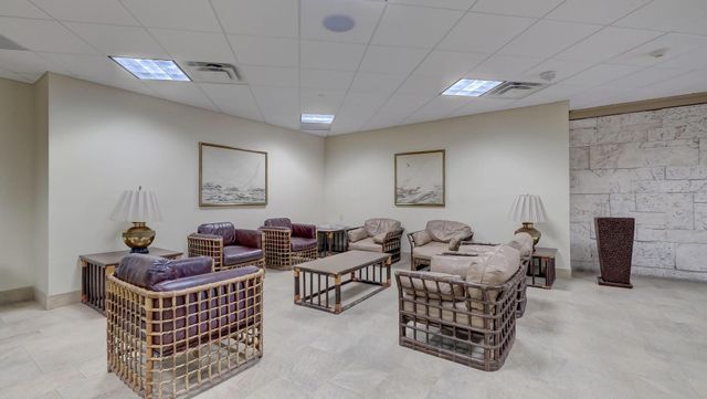 2555 Collins Avenue 606, Miami Beach, FL 33140