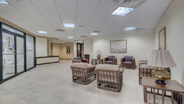 2555 Collins Avenue 606, Miami Beach, FL 33140