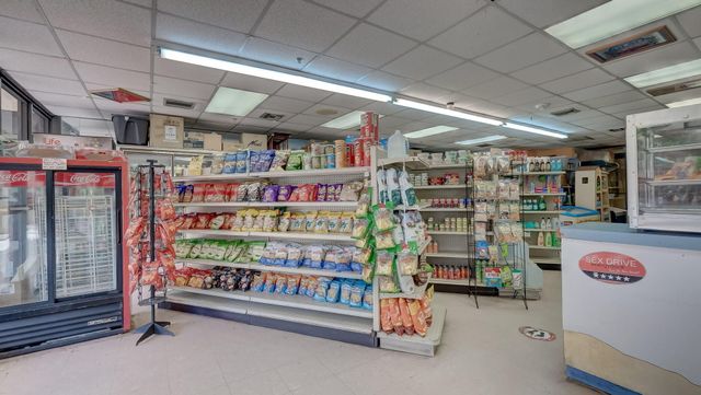 2555 Collins Avenue 606, Miami Beach, FL 33140