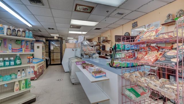 2555 Collins Avenue 606, Miami Beach, FL 33140