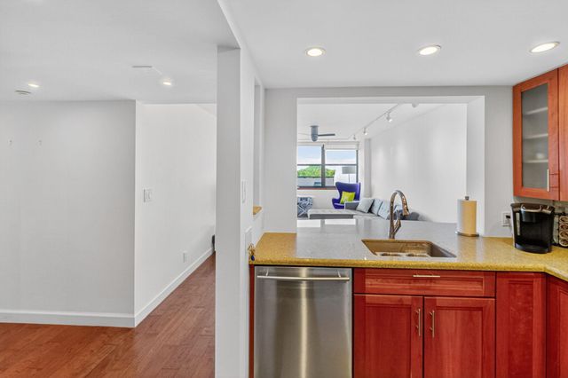 2555 Collins Avenue 606, Miami Beach, FL 33140