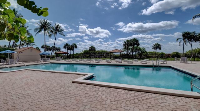 2555 Collins Avenue 606, Miami Beach, FL 33140