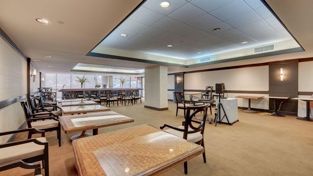 2555 Collins Avenue 606, Miami Beach, FL 33140