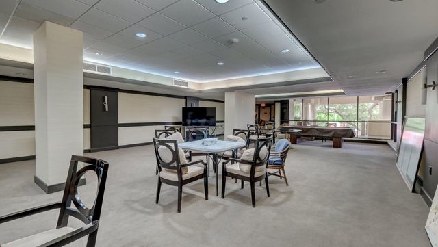 2555 Collins Avenue 606, Miami Beach, FL 33140