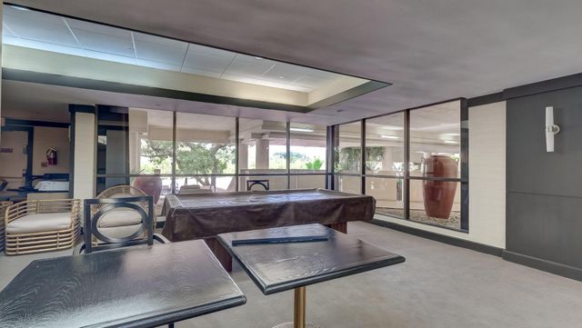 2555 Collins Avenue 606, Miami Beach, FL 33140