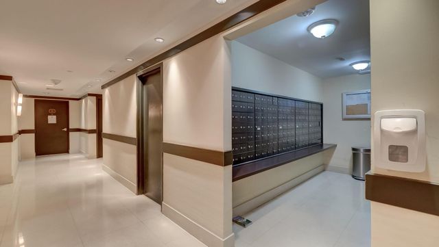 2555 Collins Avenue 606, Miami Beach, FL 33140