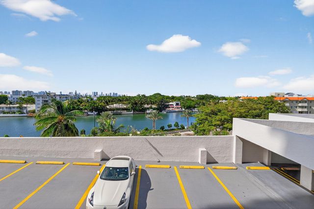 2555 Collins Avenue 606, Miami Beach, FL 33140