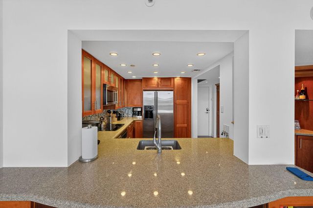 2555 Collins Avenue 606, Miami Beach, FL 33140