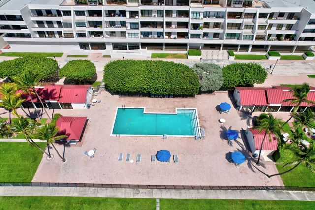 2555 Collins Avenue 606, Miami Beach, FL 33140